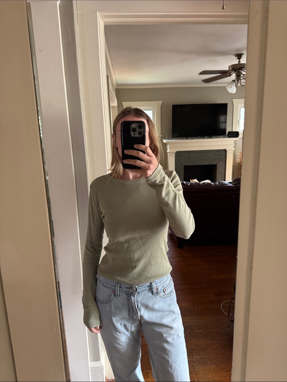 Women's Long-Sleeve Crewneck Top in Olive Green